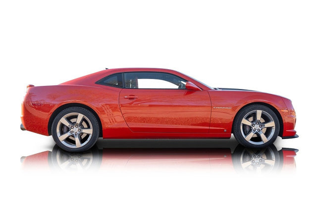 Used 2010 Chevrolet Camaro SS w/ RS Package image 2
