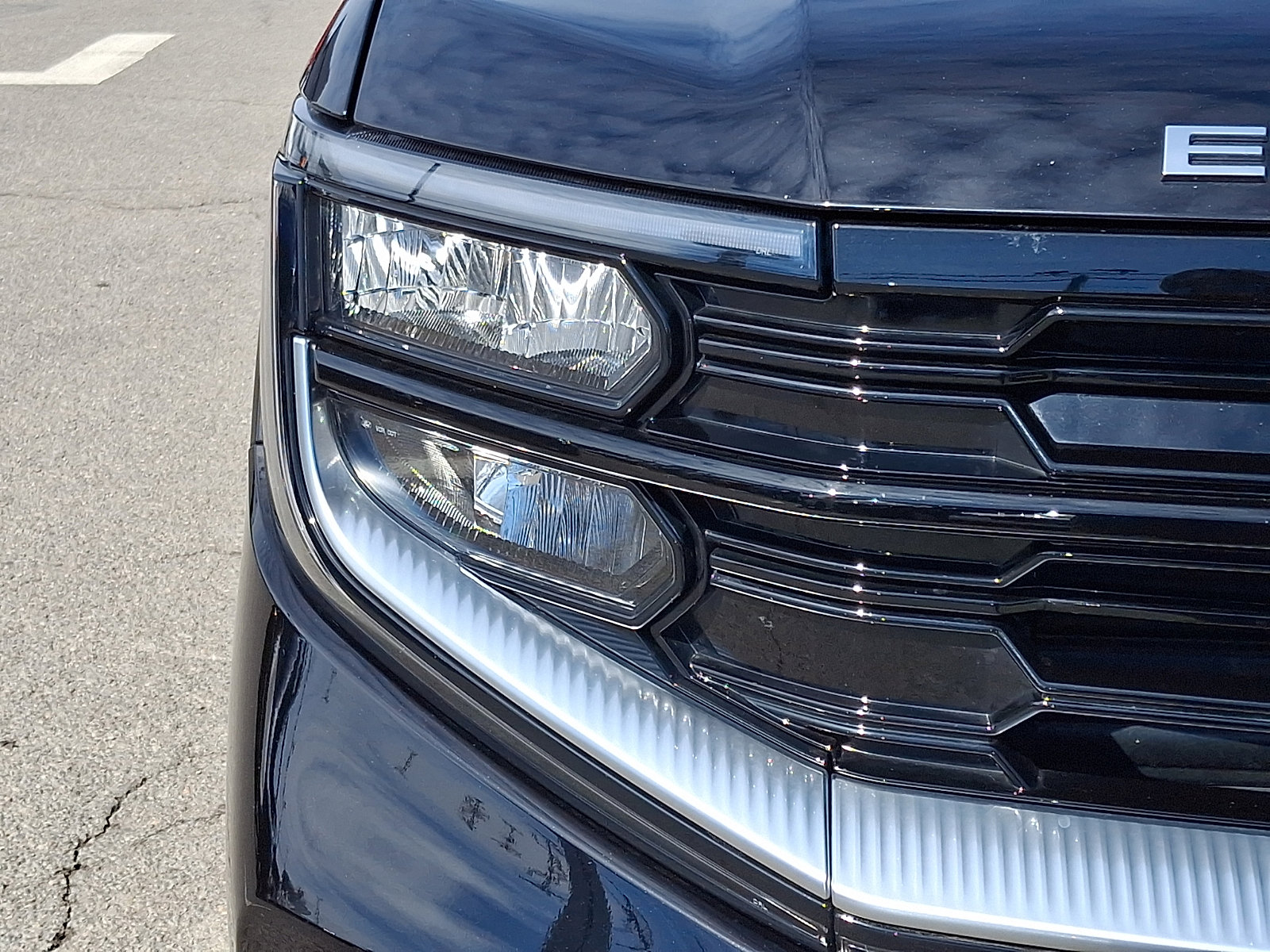 Certified 2025 Ford Expedition Max Platinum w/ Driver's Package image 9