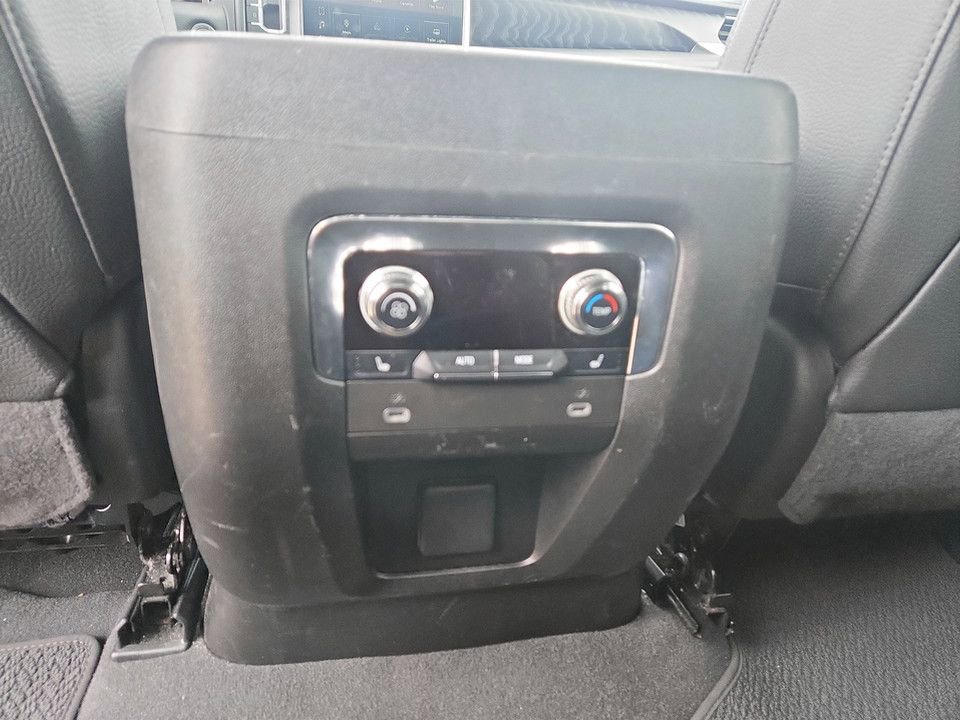 Used 2023 GMC Yukon Denali image 30