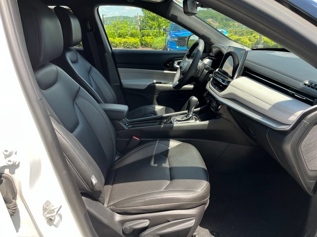 Used 2025 Jeep Compass Limited AWD/4WD image 25