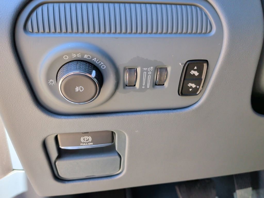 Used 2023 Jeep Grand Wagoneer Series III image 13