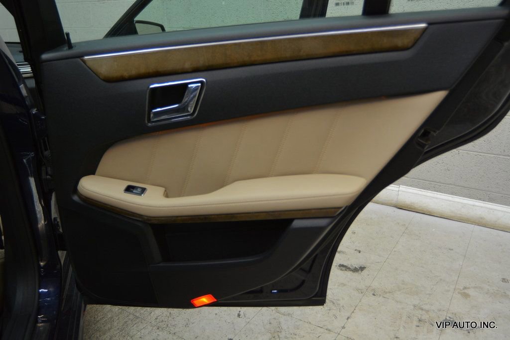 Used 2010 Mercedes-Benz E 350 4MATIC Sedan image 10