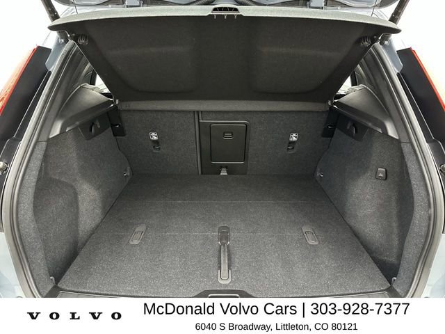 Certified 2023 Volvo XC40 B5 Ultimate w/ Protection Package Premier image 24