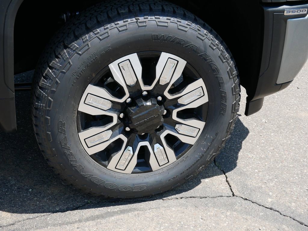 New 2026 GMC Sierra 3500 Denali w/ Denali Reserve Package AWD/4WD image 6