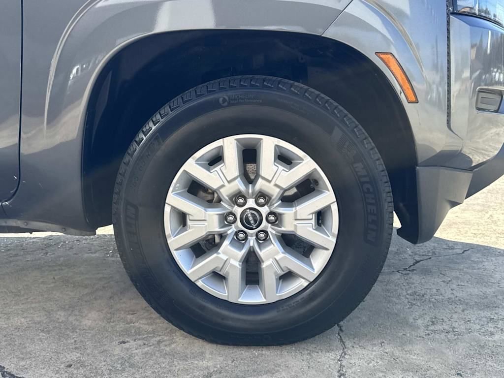 Used 2023 Nissan Frontier SV image 41
