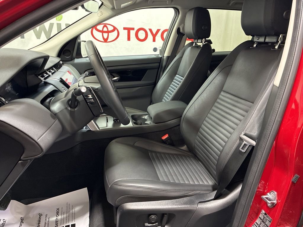 Used 2025 Land Rover Discovery Sport S image 24