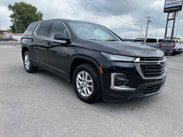 Used 2022 Chevrolet Traverse LS image 3