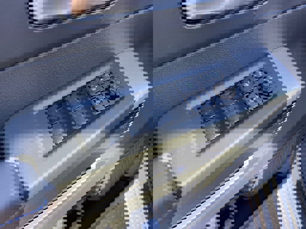 New 2025 Toyota Tundra Platinum image 7