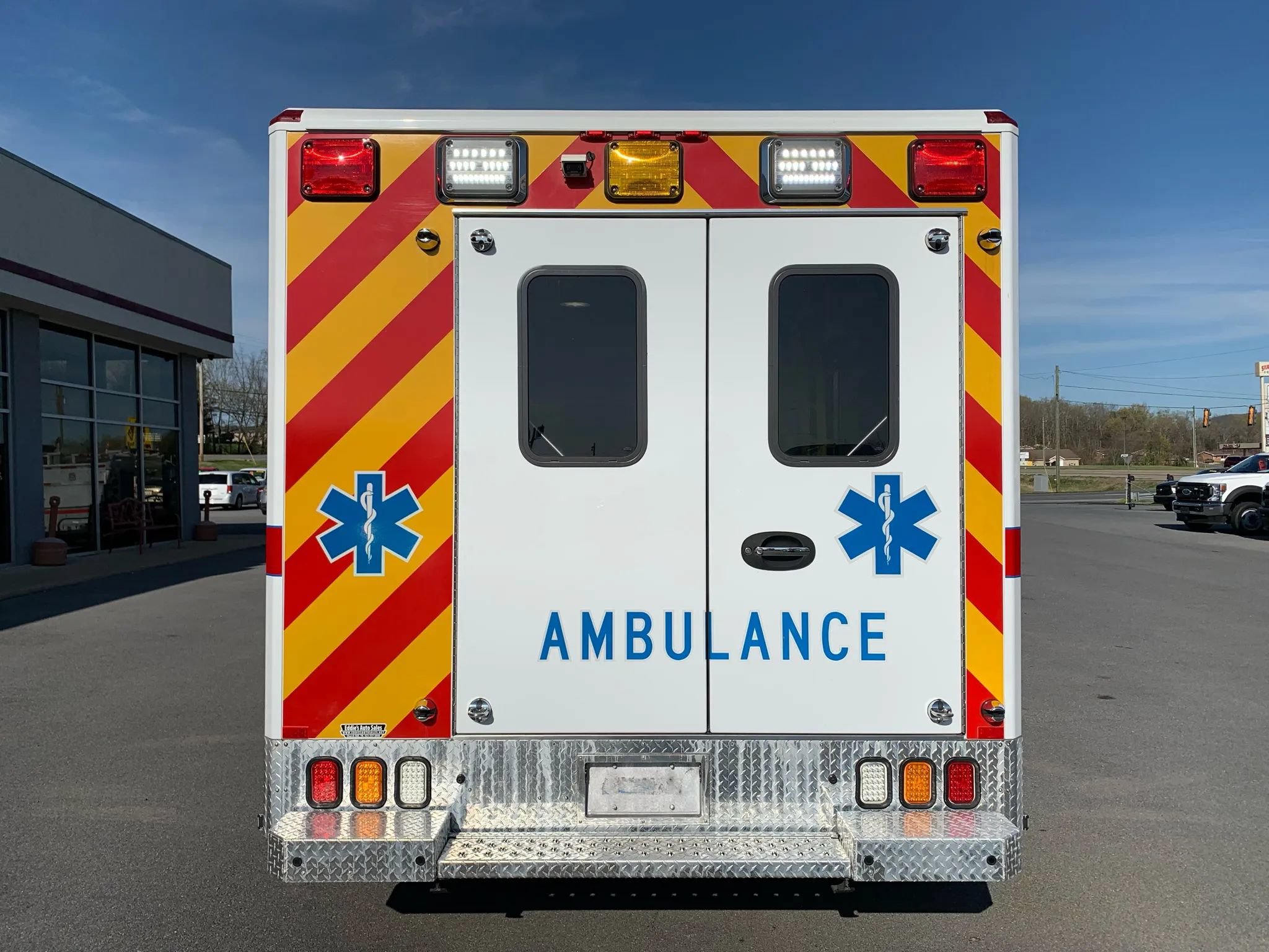 Used 2014 Chevrolet Express 4500 w/ Ambulance Package RWD image 6