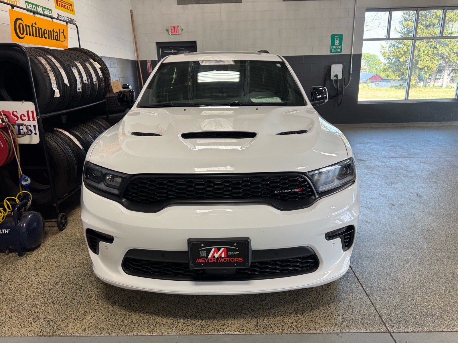 Used 2023 Dodge Durango R/T AWD/4WD image 2