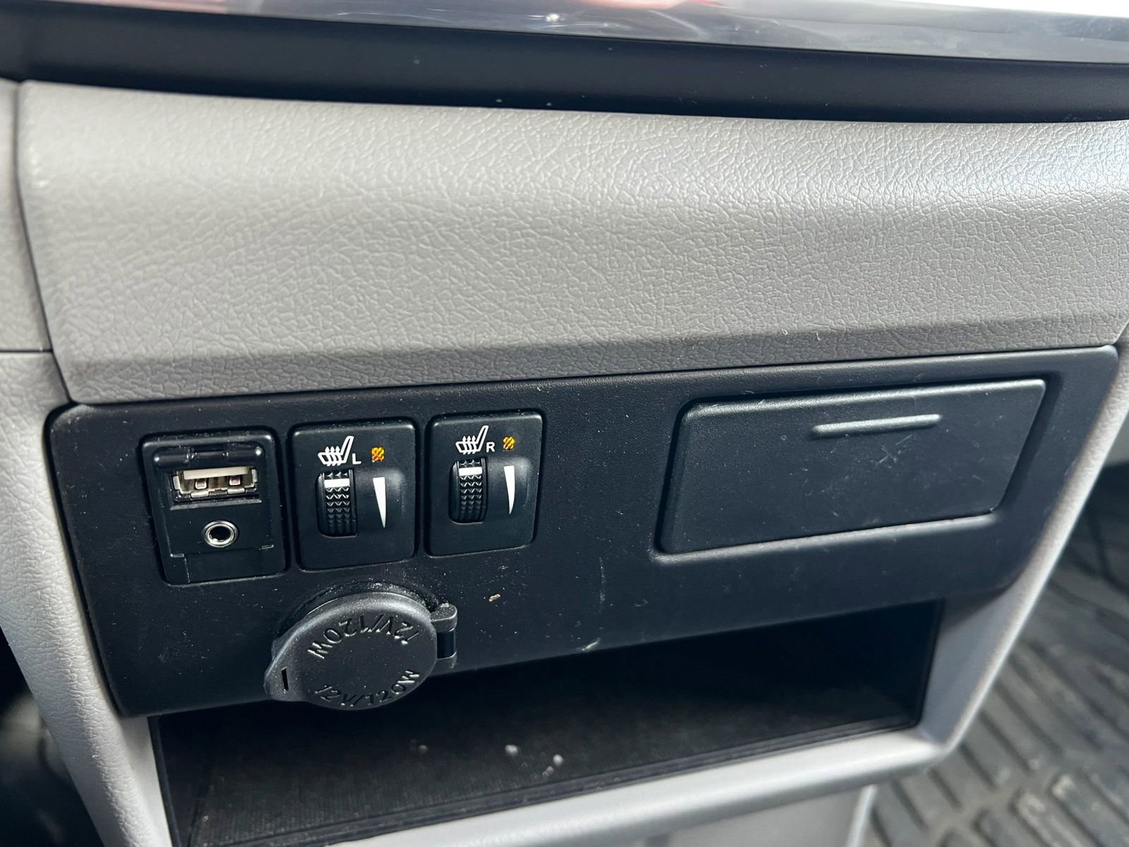 Used 2017 Toyota Sienna XLE AWD/4WD image 17