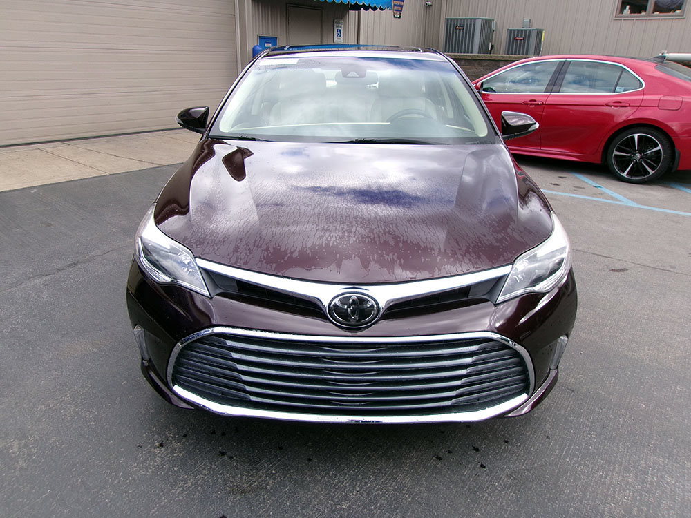 Used 2017 Toyota Avalon XLE Premium w/ Carpet Mat Package FWD image 2