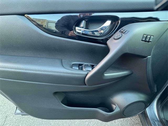 Used 2022 Nissan Rogue Sport SV w/ Technology Package AWD/4WD image 15
