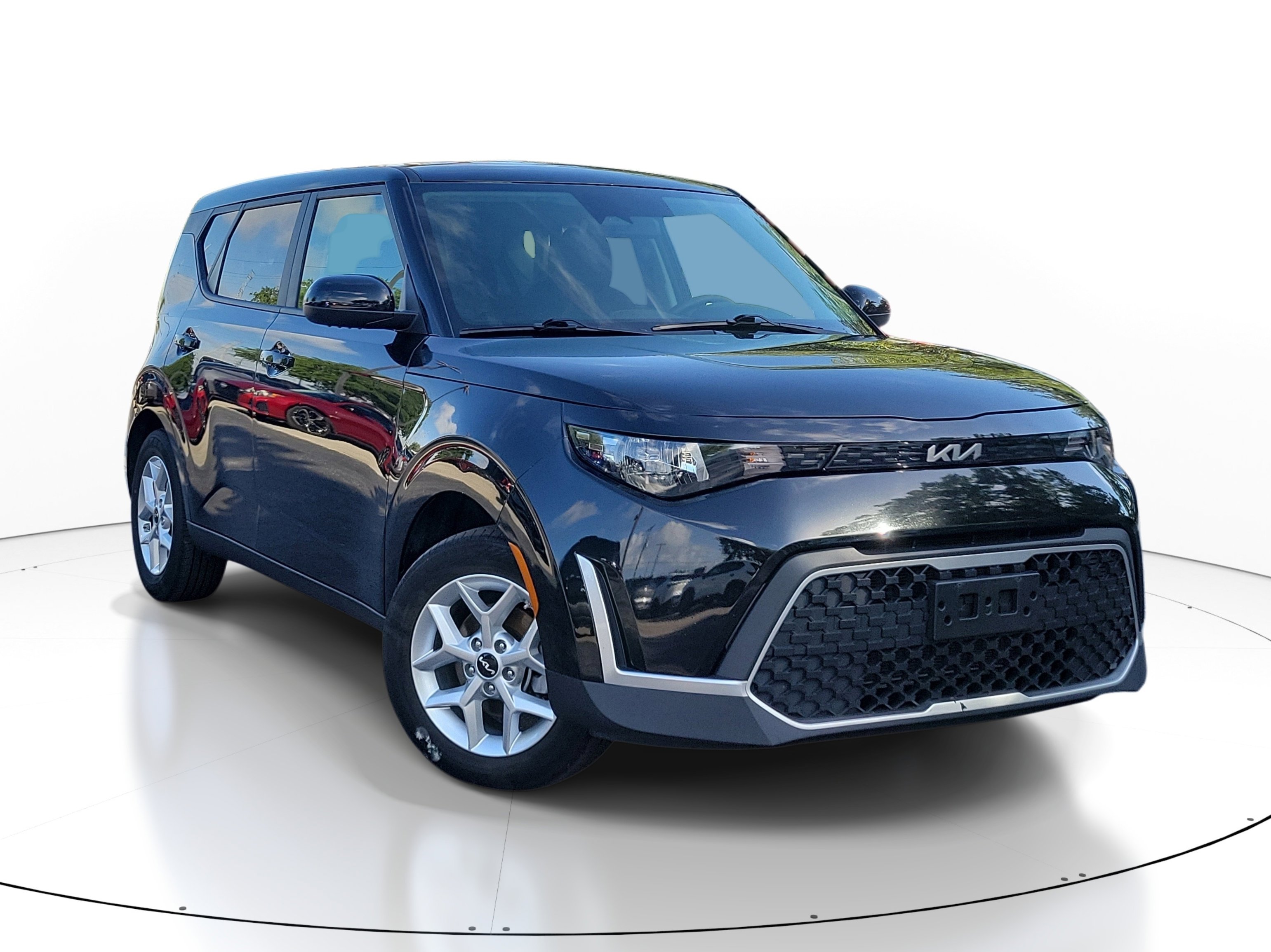 Used 2025 Kia Soul LX w/ LX Technology Package