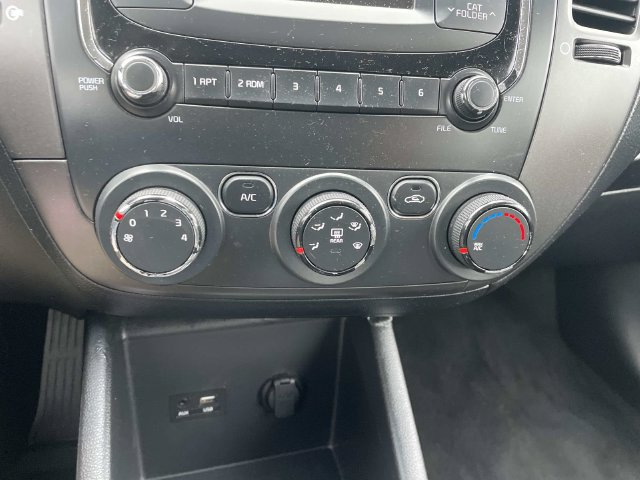 Used 2018 Kia Forte LX FWD image 16