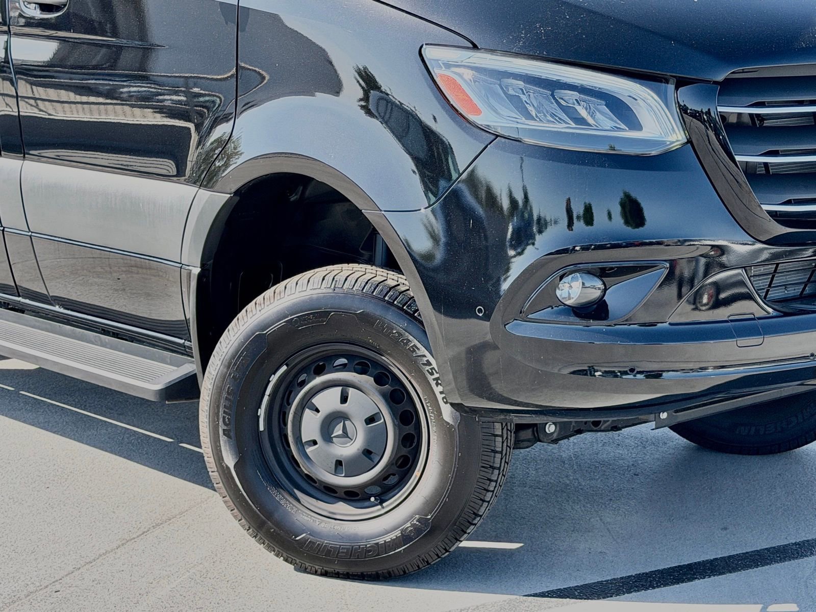 Used 2026 Mercedes-Benz Sprinter 2500 image 4