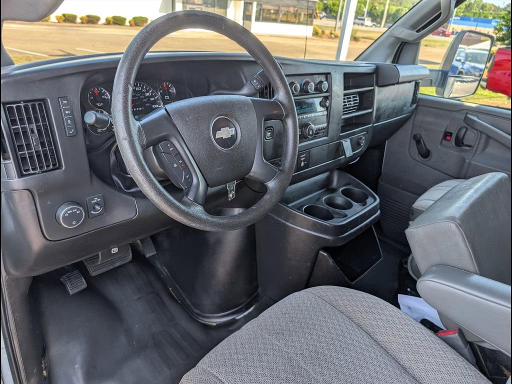 Used 2016 Chevrolet Express 3500 Extended RWD image 11