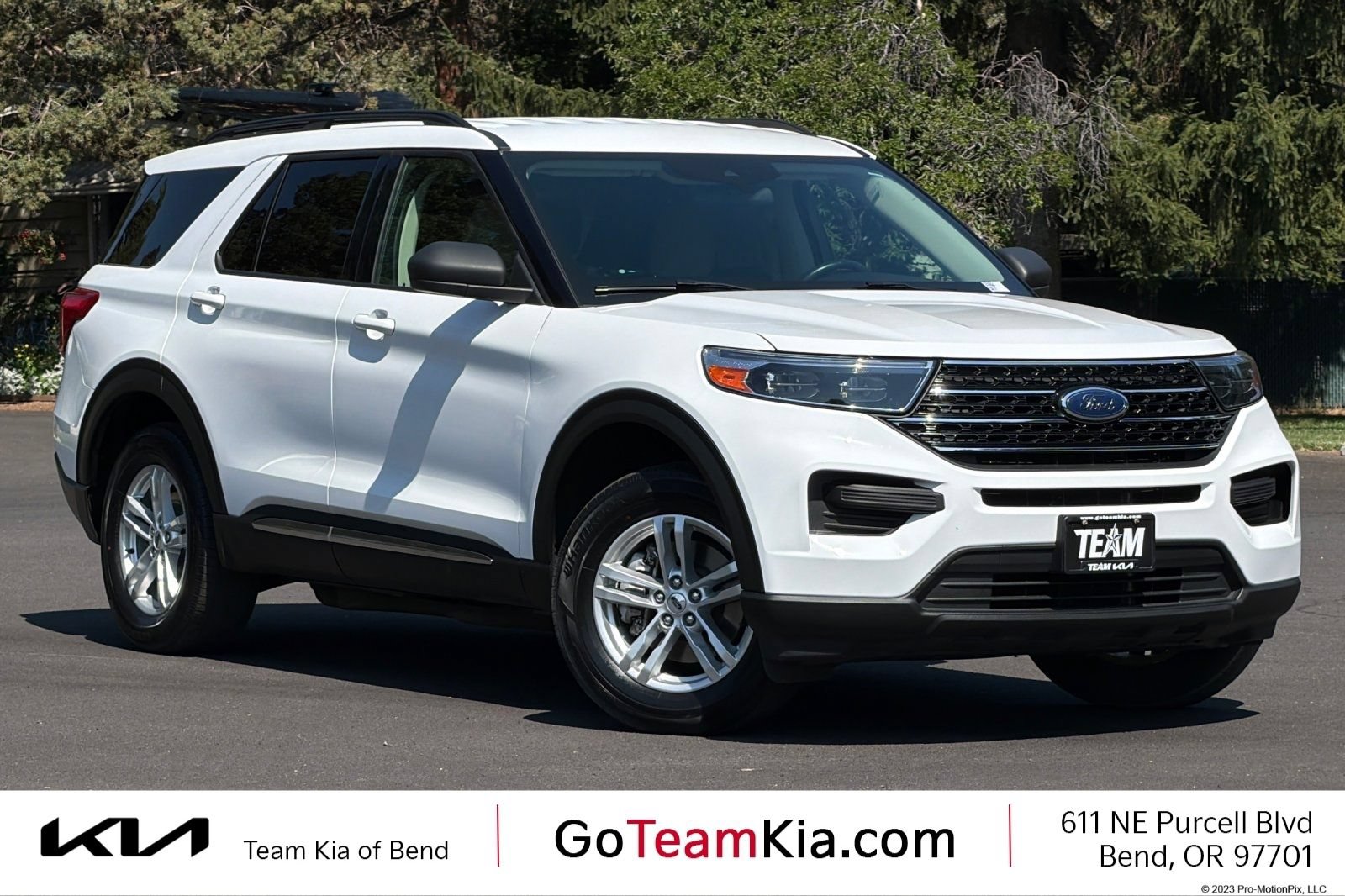 Used 2021 Ford Explorer XLT AWD/4WD image 1