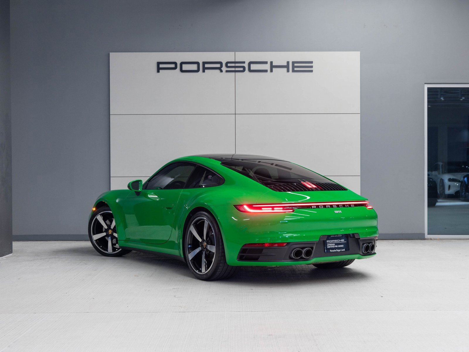 Used 2021 Porsche 911 Carrera image 3