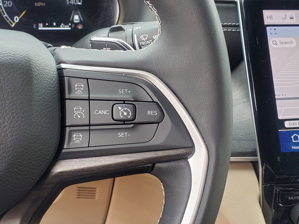 Used 2024 Jeep Grand Cherokee Limited image 19