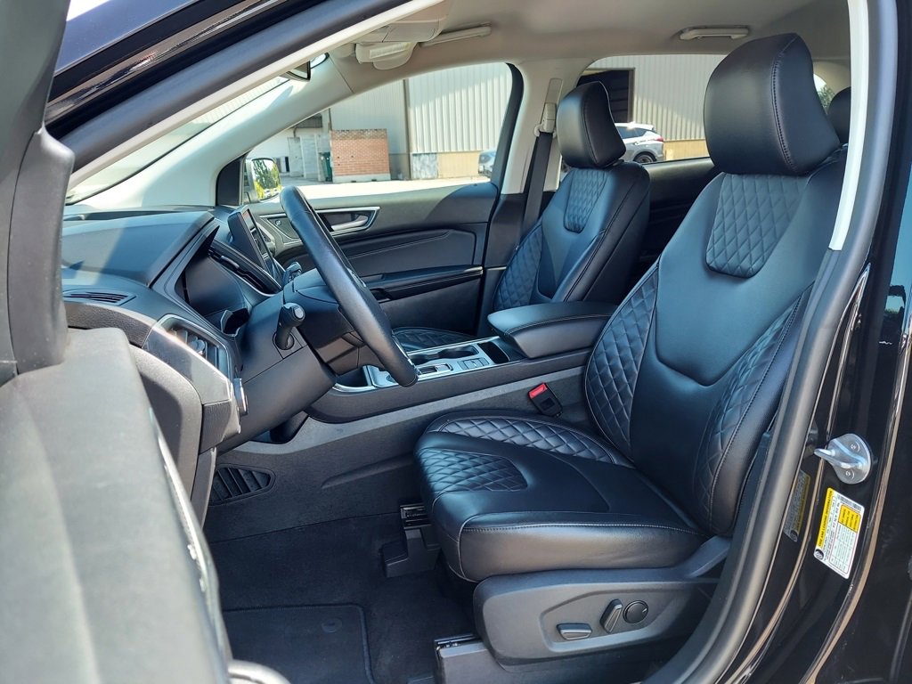 Certified 2024 Ford Edge Titanium image 4