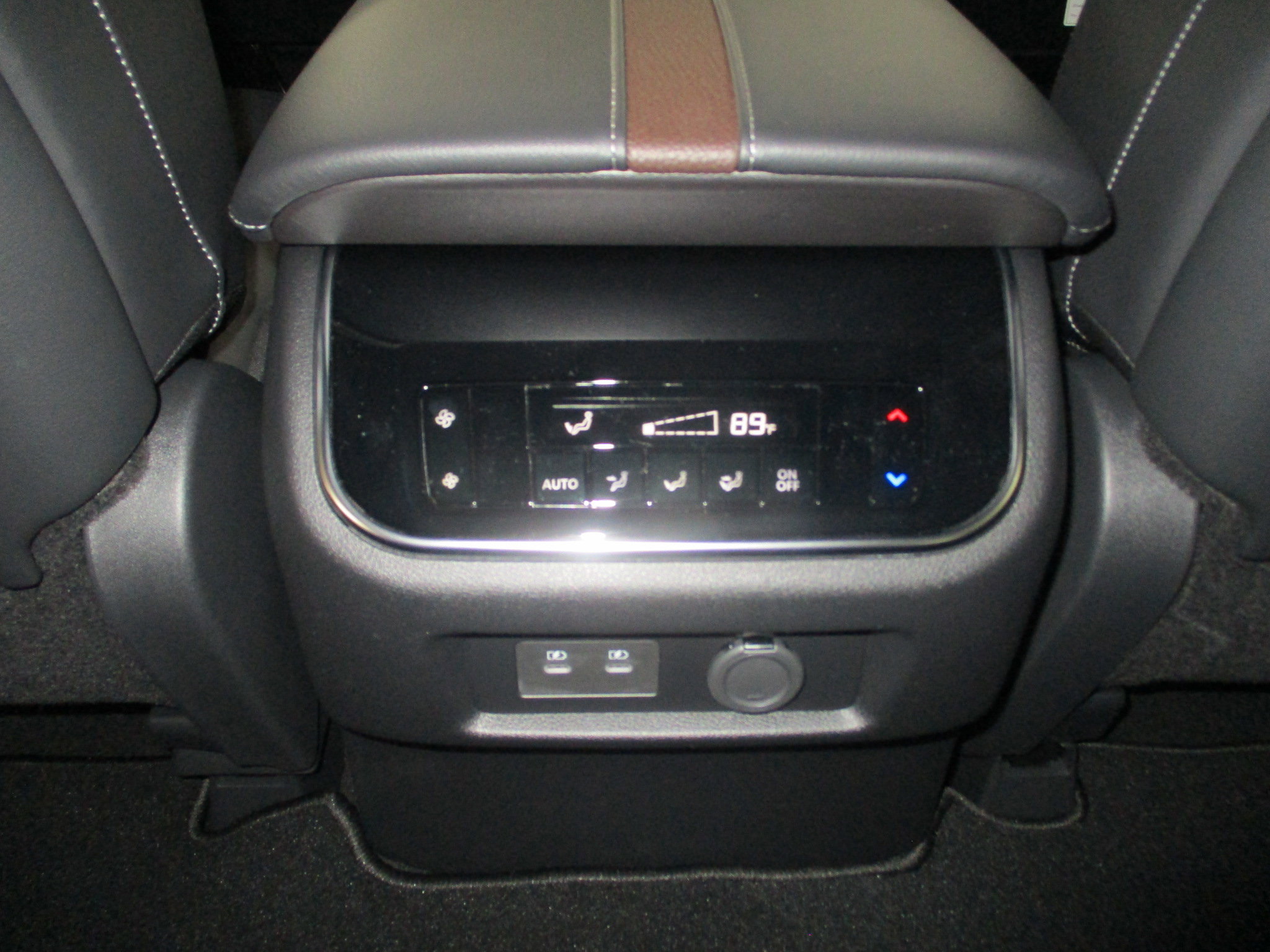 New 2025 Nissan Armada SL w/ Captain's Chari Seat Package image 34