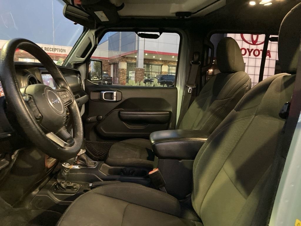 Used 2023 Jeep Gladiator Sport w/ Off Road Group image 10