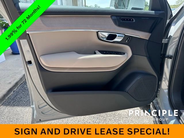 New 2026 Volvo XC90 B6 Plus w/ Protection Package Premier image 17