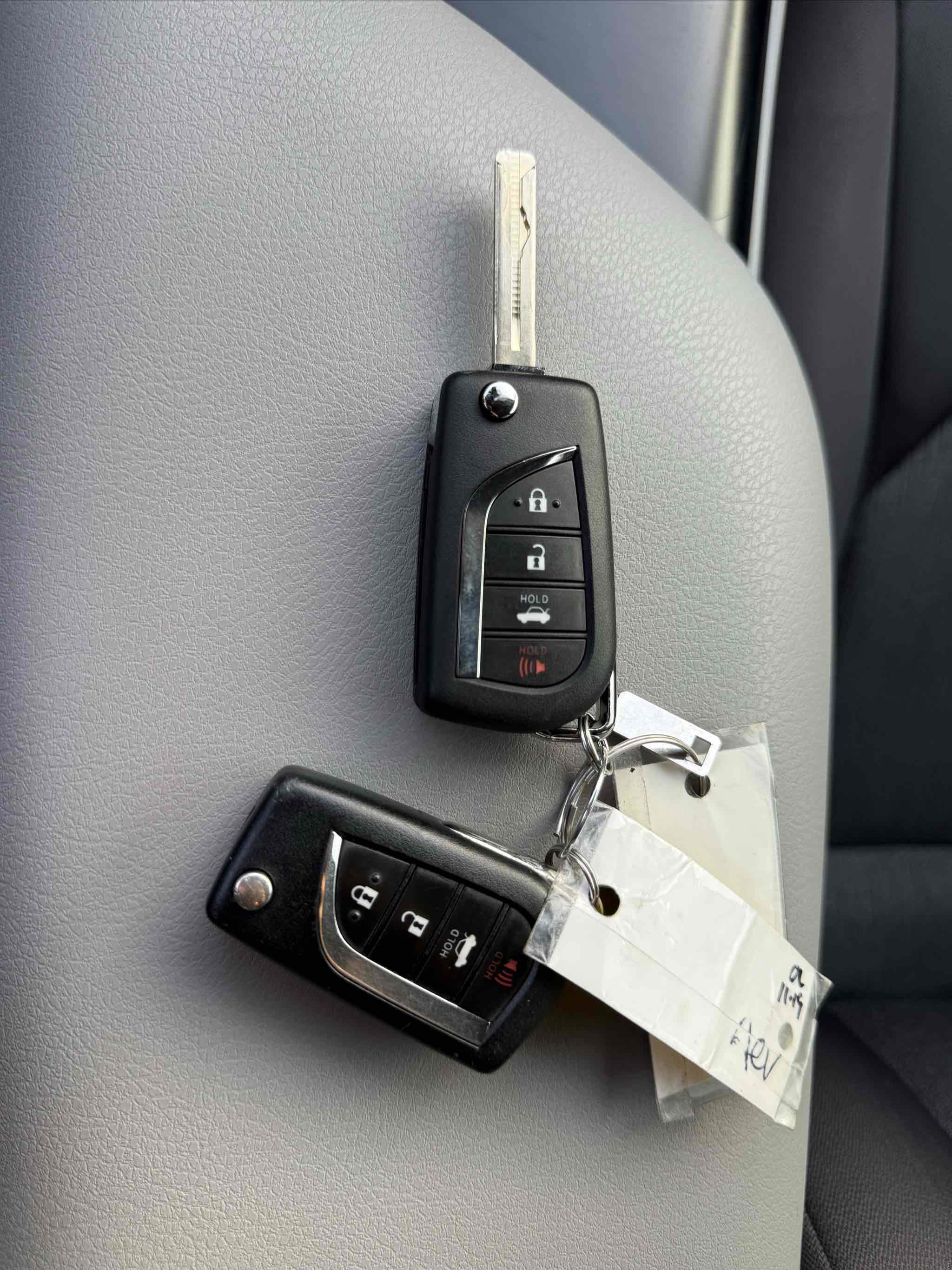 Used 2019 Toyota Camry LE image 9