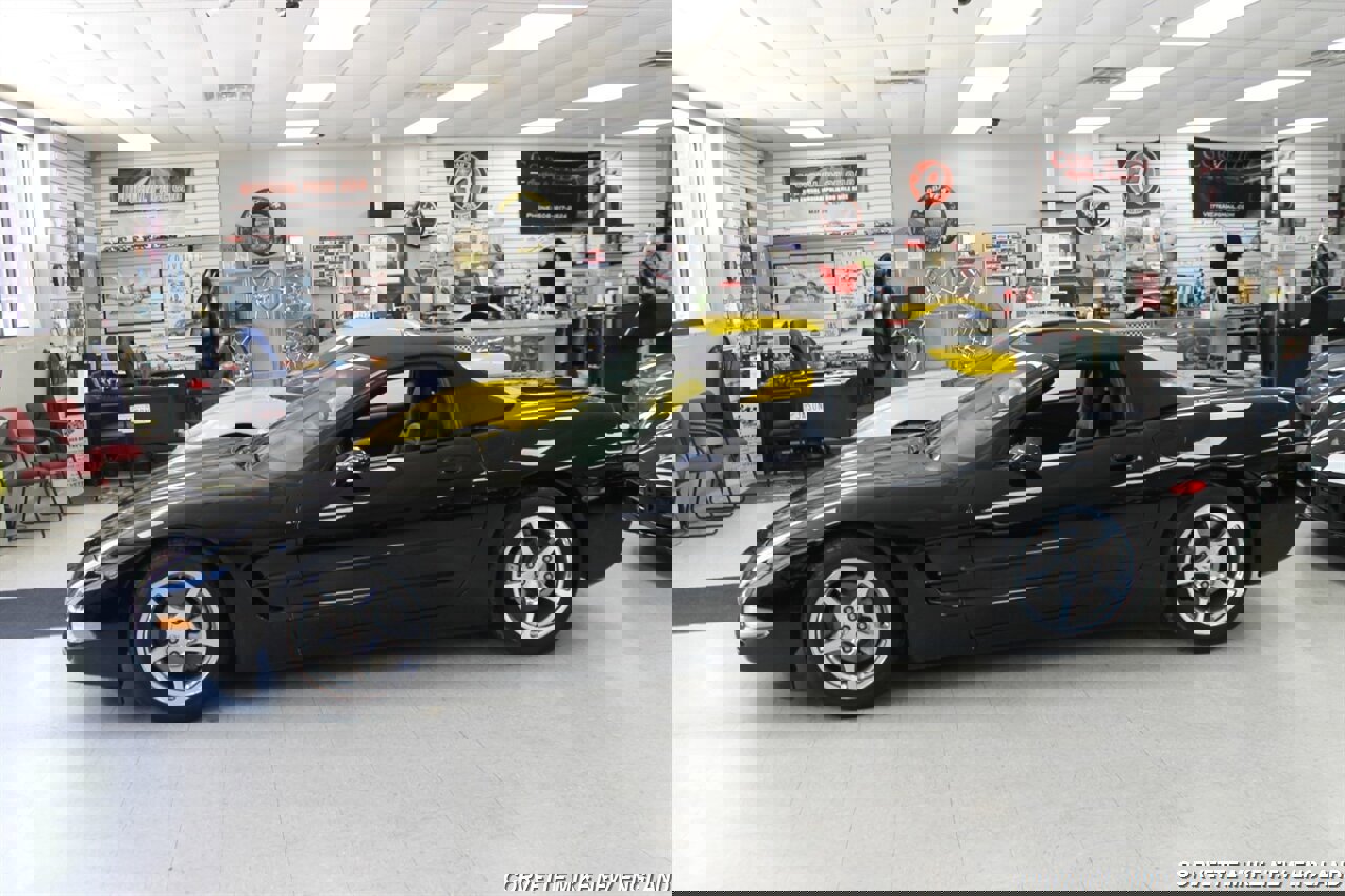 Used 2003 Chevrolet Corvette Convertible w/ Preferred Equipment Group1 image 3