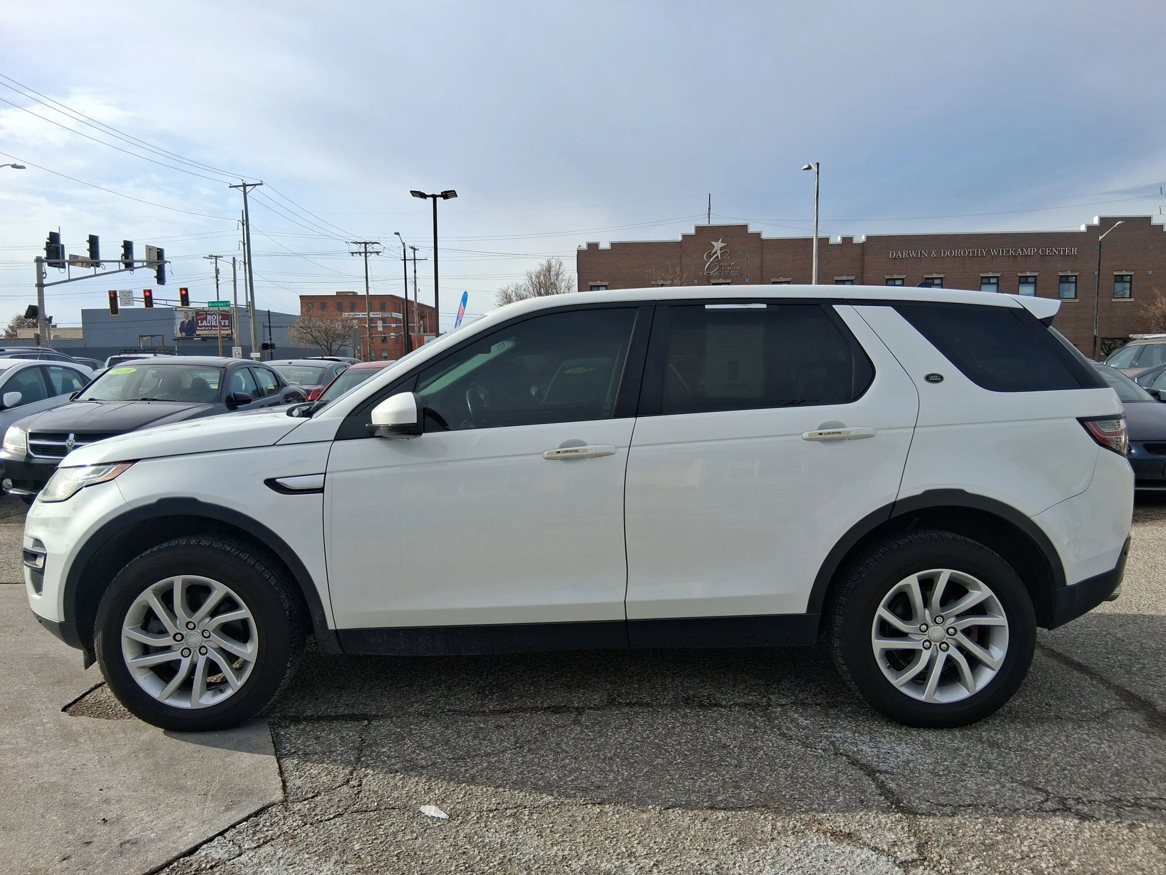 Used 2016 Land Rover Discovery Sport HSE AWD/4WD image 5