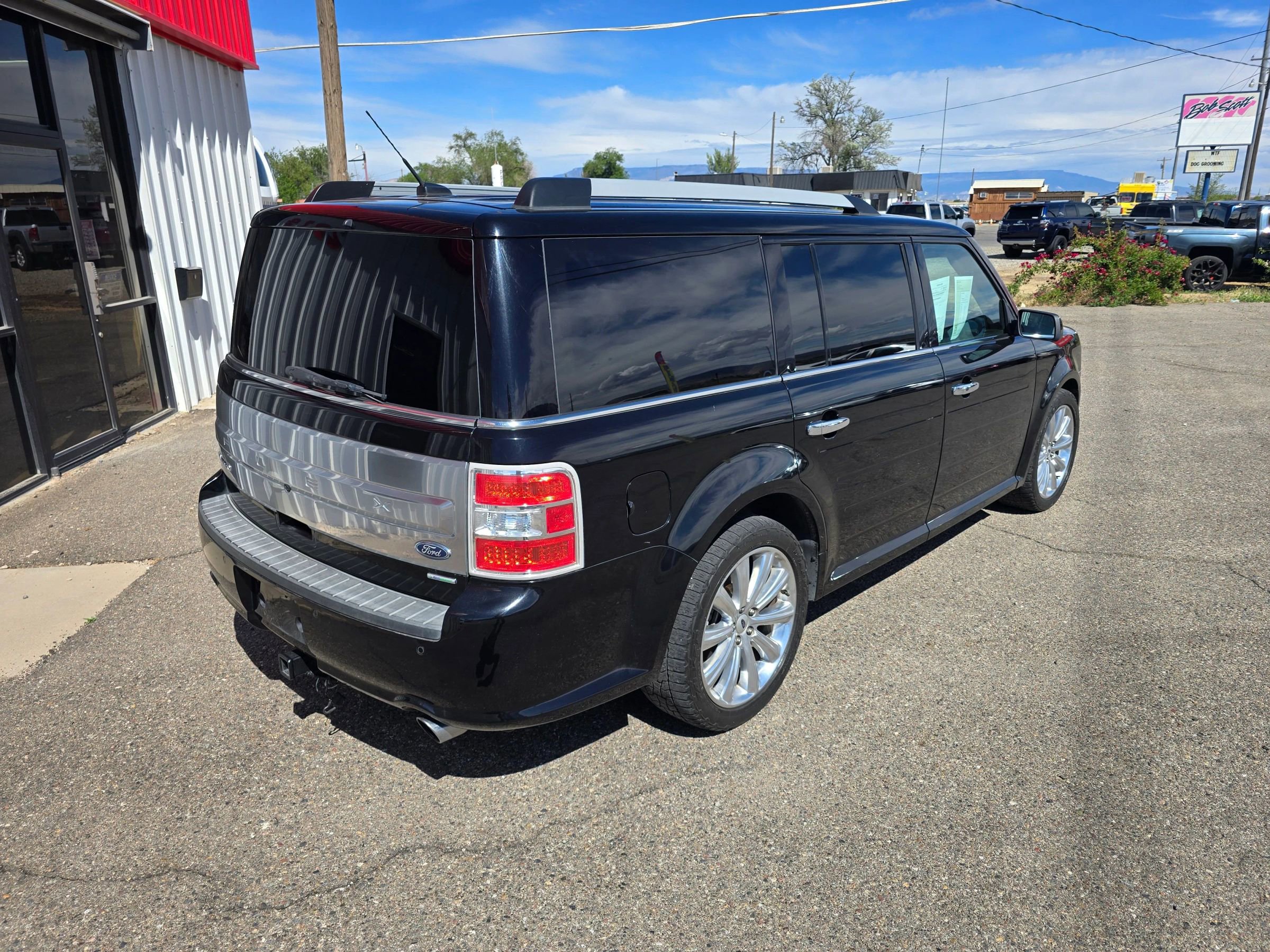 Used 2018 Ford Flex Limited w/ Equipment Group 303A AWD/4WD image 2