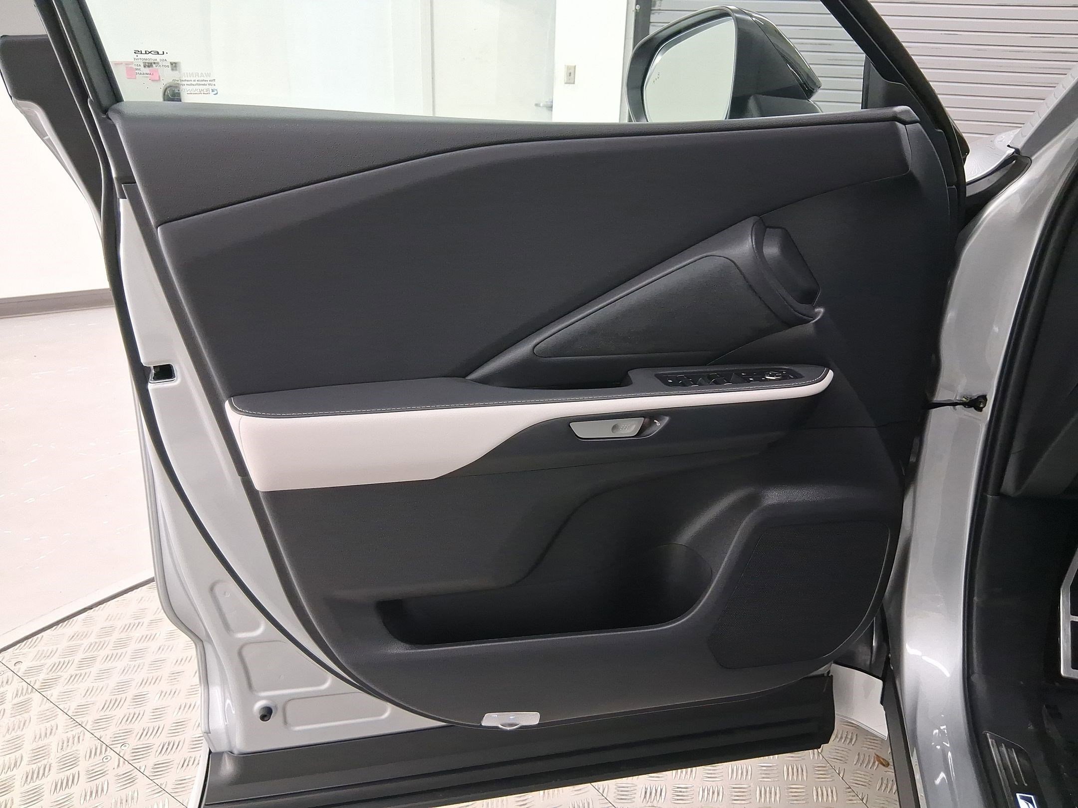 New 2026 Lexus TX 500h AWD image 19