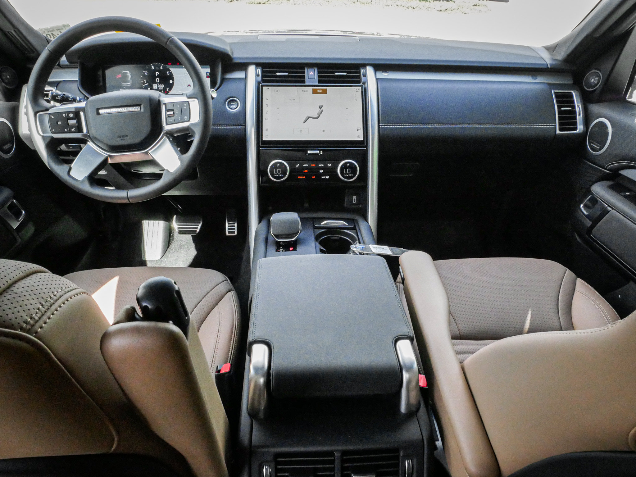 Used 2026 Land Rover Discovery Limited Edition AWD/4WD image 28