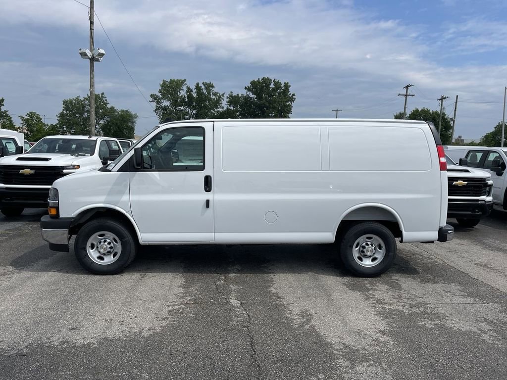 New 2025 Chevrolet Express 2500 w/ Driver Convenience Package RWD image 3