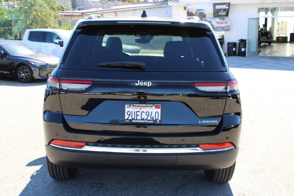 Used 2025 Jeep Grand Cherokee Laredo w/ Luxury Tech Group I image 5