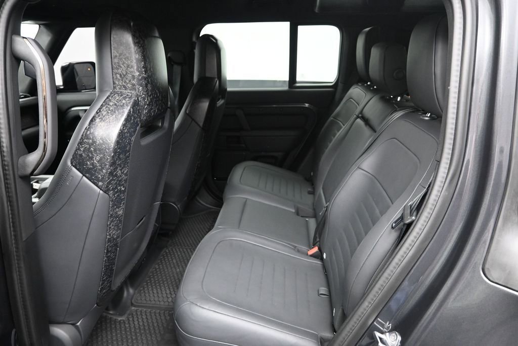 Used 2025 Land Rover Defender 110 AWD/4WD image 30