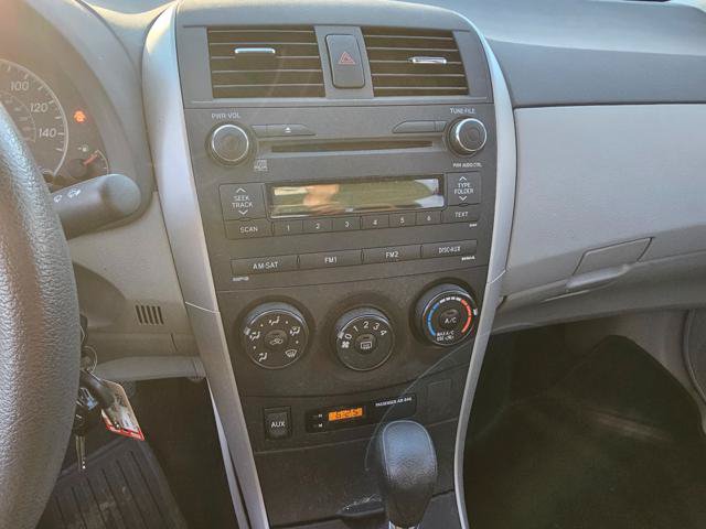 Used 2010 Toyota Corolla LE FWD image 17