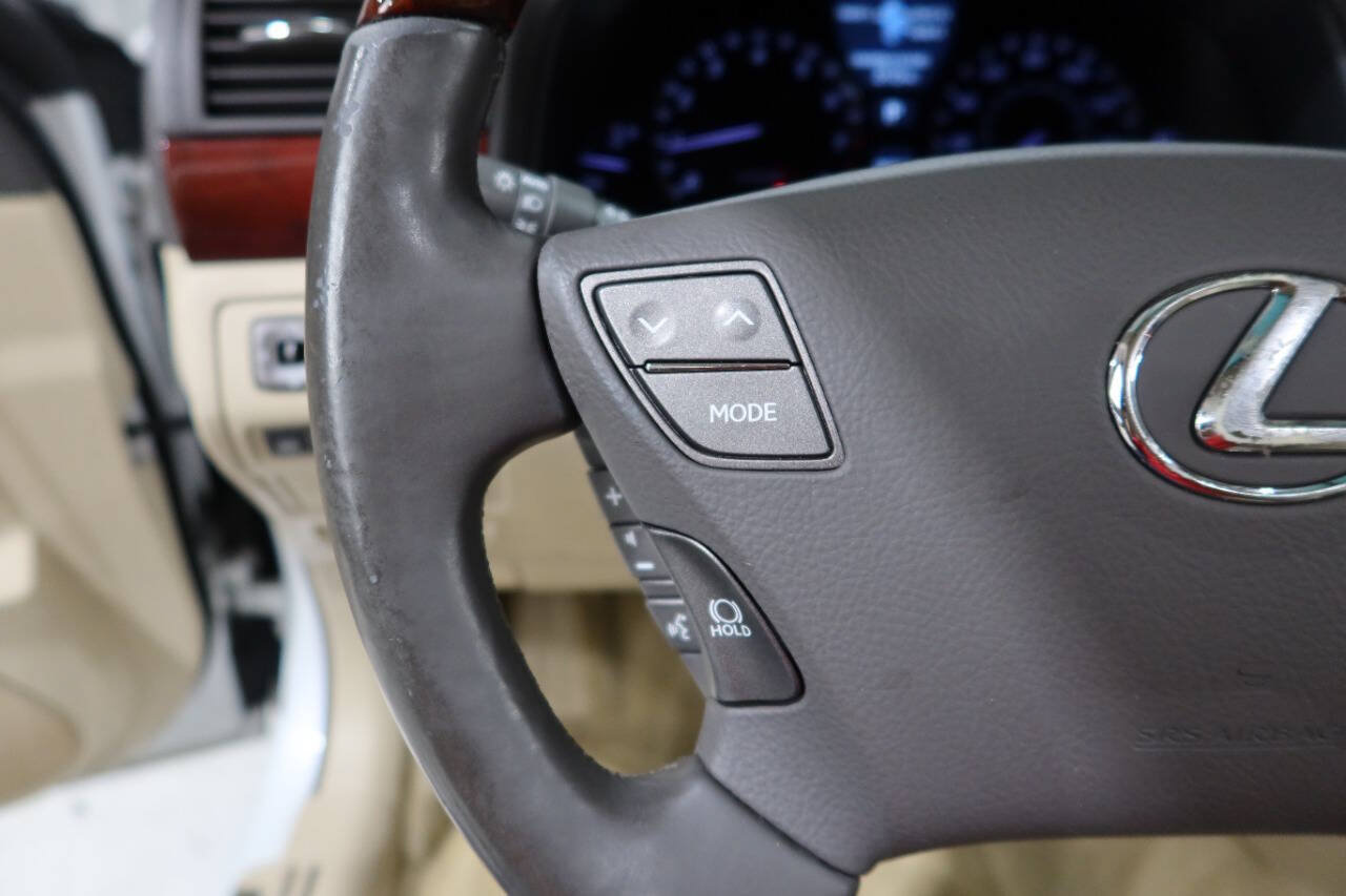 Used 2012 Lexus LS 460 w/ Comfort Pkg RWD image 33
