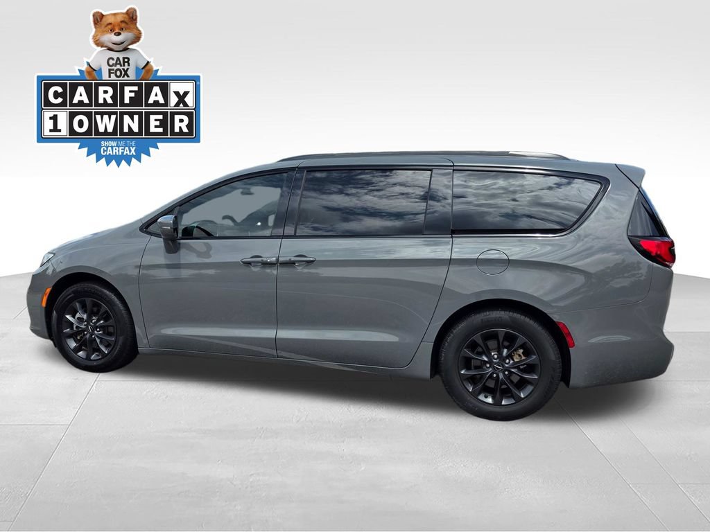 Used 2022 Chrysler Pacifica Touring-L w/ S Appearance Package FWD image 4