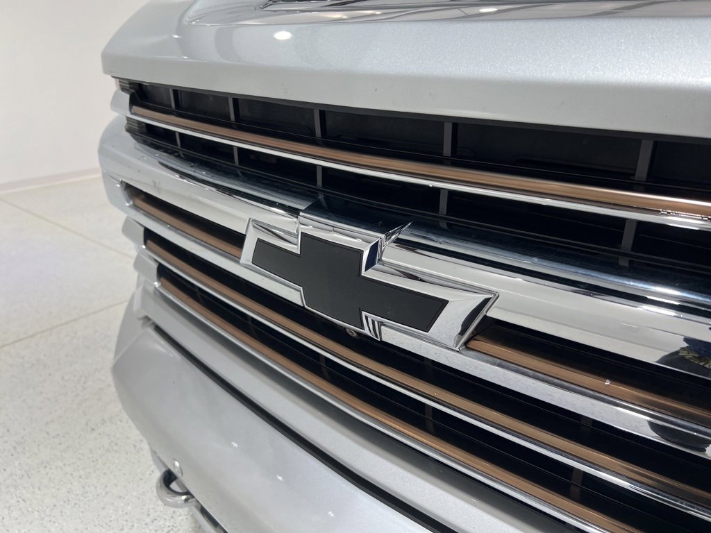 Used 2023 Chevrolet Silverado 2500 High Country w/ Technology Package image 27