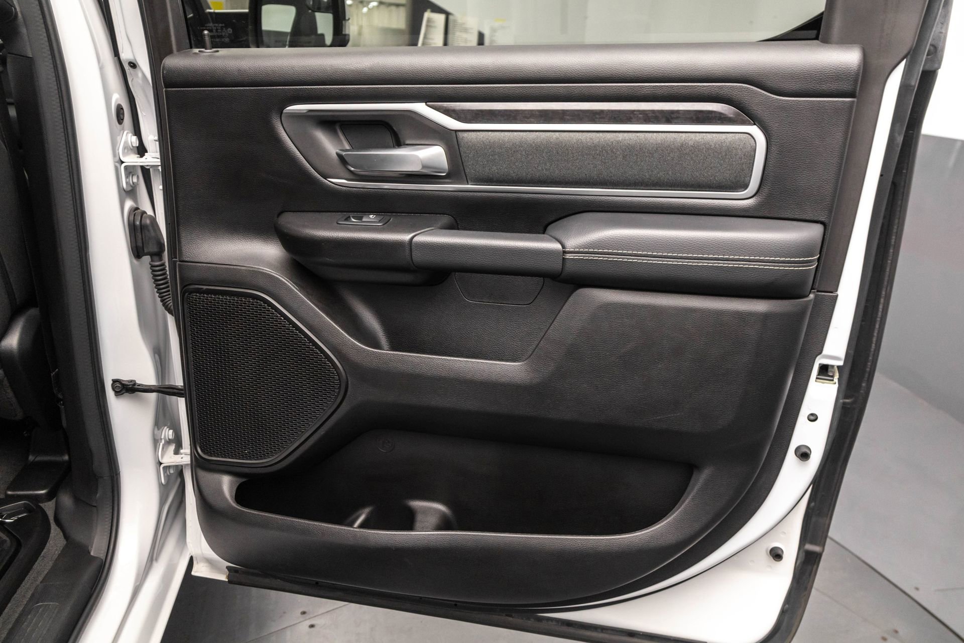 Used 2023 RAM 1500 Big Horn AWD/4WD image 40