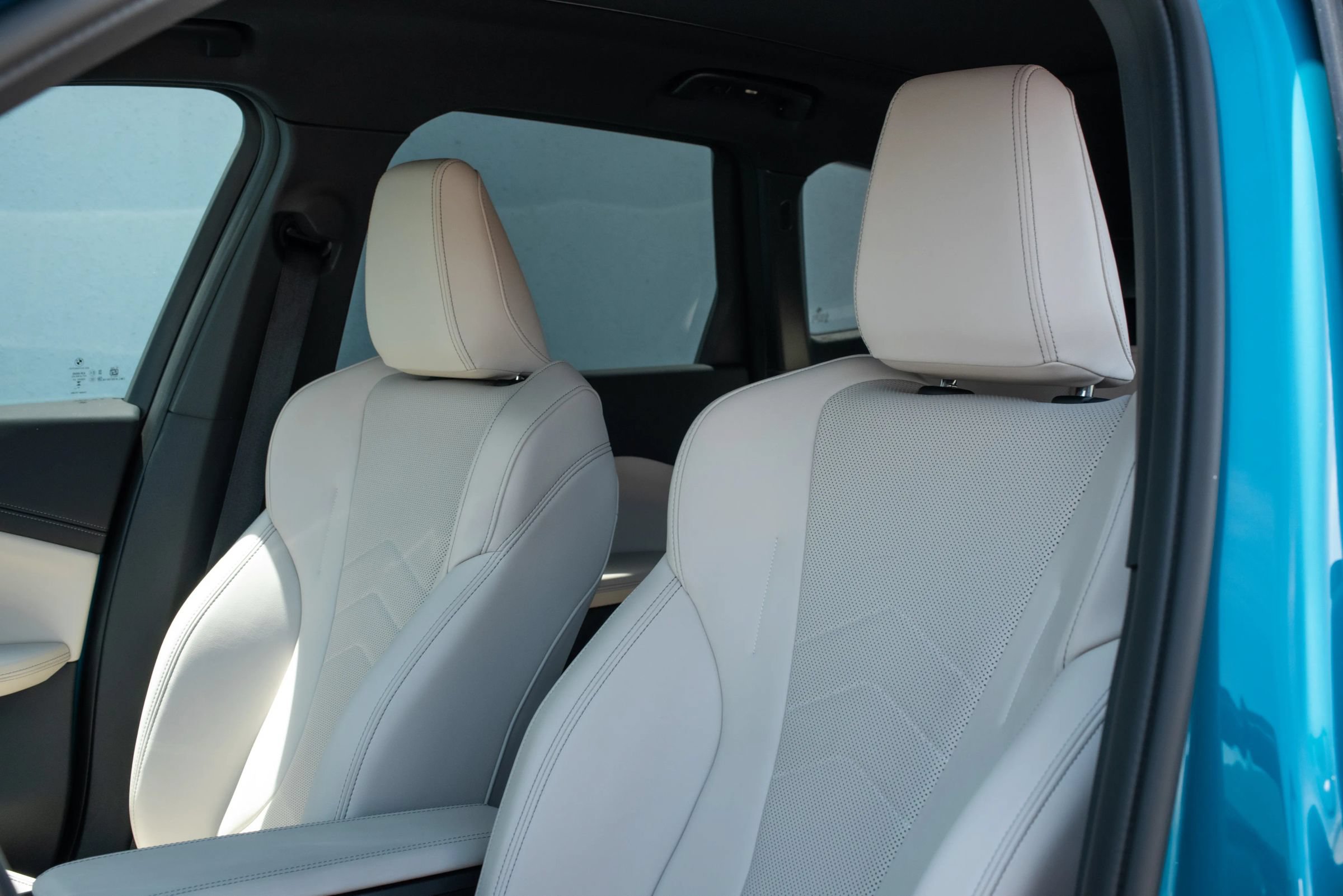 Used 2025 BMW X1 M35i w/ Shadowloine Package AWD/4WD image 18