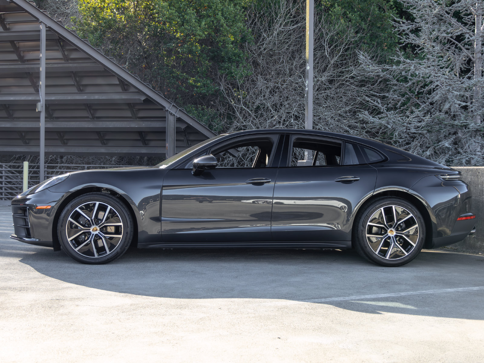 Certified 2024 Porsche Panamera 4 AWD/4WD image 2