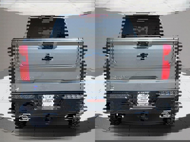 Used 2025 Chevrolet Silverado 1500 LT Trail Boss w/ Convenience Package II image 4