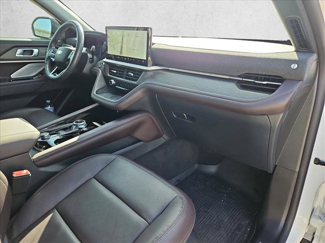 Used 2025 Ford Explorer Platinum RWD image 24
