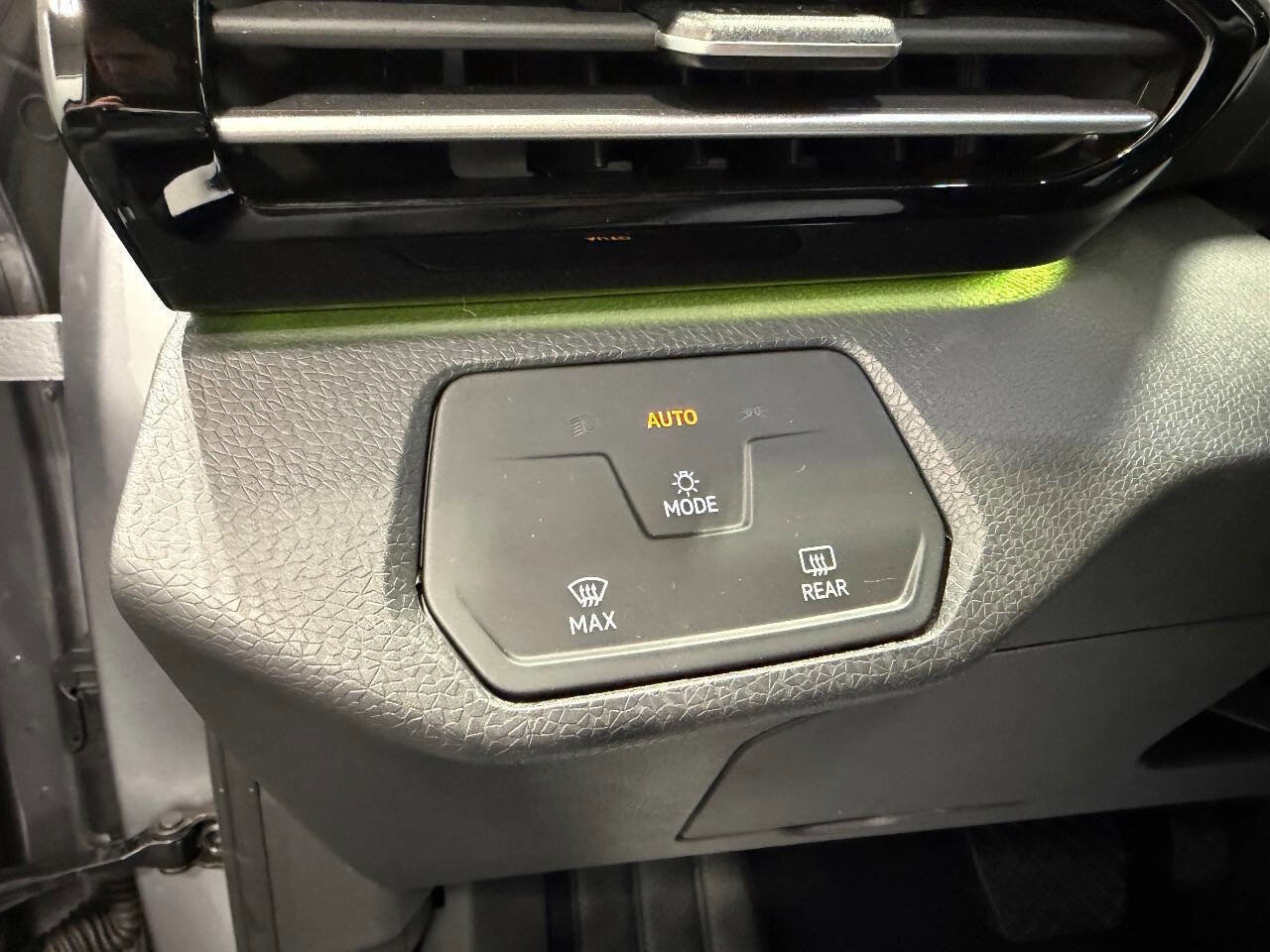 Used 2023 Volkswagen ID.4 Pro image 25