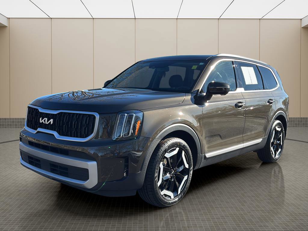 Used 2024 Kia Telluride EX w/ EX Captain's Chair Package