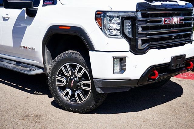 Used 2021 GMC Sierra 2500 AT4 w/ AT4 Preferred Package image 4