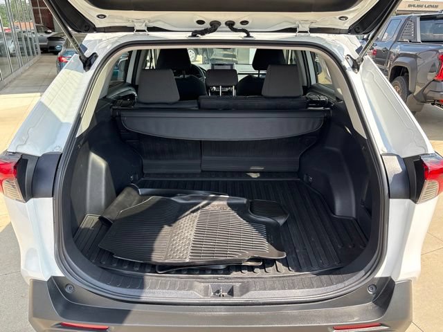 Used 2023 Toyota RAV4 XLE AWD/4WD image 29